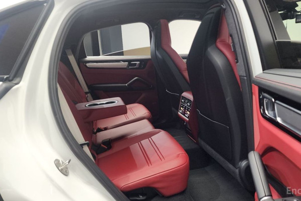 2023 Porsche Cayenne с пробегом 54 579 км