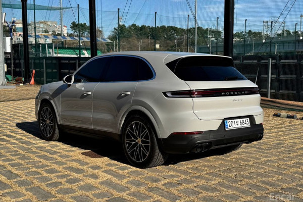 2023 Porsche Cayenne с пробегом 16 400 км