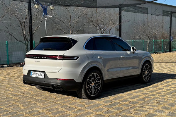 2023 Porsche Cayenne с пробегом 16 400 км