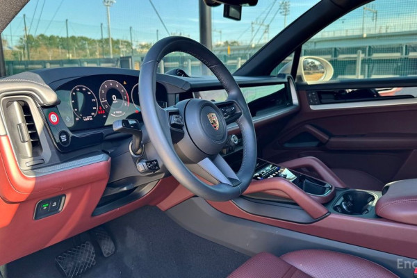 2023 Porsche Cayenne с пробегом 16 400 км