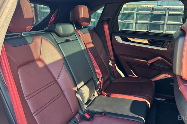 2023 Porsche Cayenne с пробегом 16 400 км