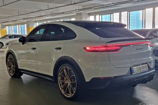 2023 Porsche Cayenne с пробегом 24 000 км