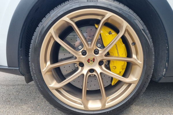 2023 Porsche Cayenne с пробегом 24 000 км