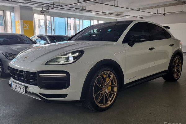 2023 Porsche Cayenne с пробегом 24 000 км