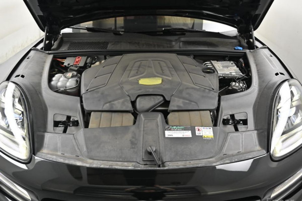 2023 Porsche Cayenne с пробегом 23 000 км