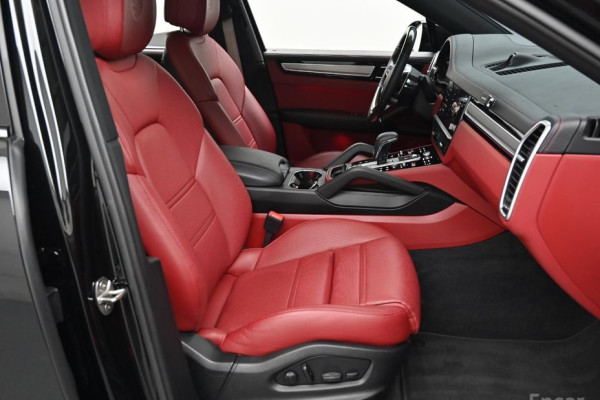 2023 Porsche Cayenne с пробегом 23 000 км