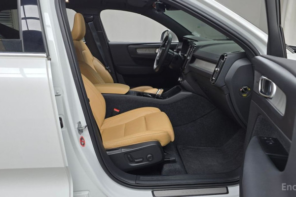 2021 Volvo XC40 с пробегом 29 419 км