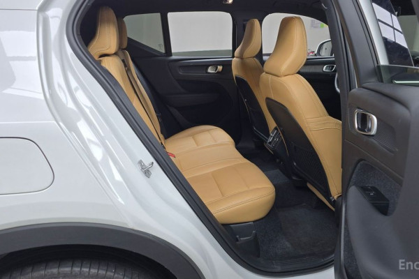 2021 Volvo XC40 с пробегом 29 419 км