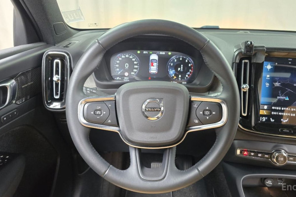 2021 Volvo XC40 с пробегом 29 419 км