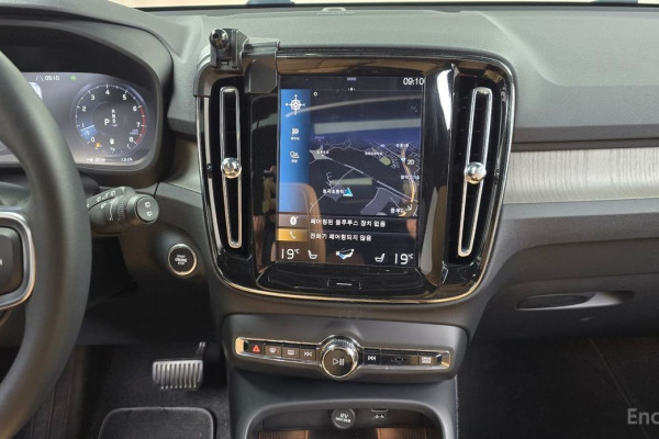 2021 Volvo XC40 с пробегом 29 419 км