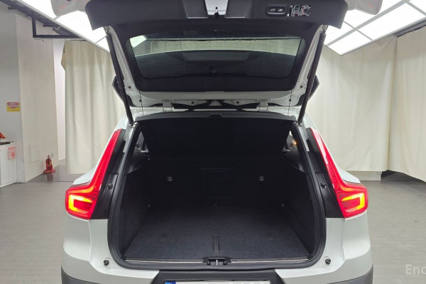 2021 Volvo XC40 с пробегом 29 419 км