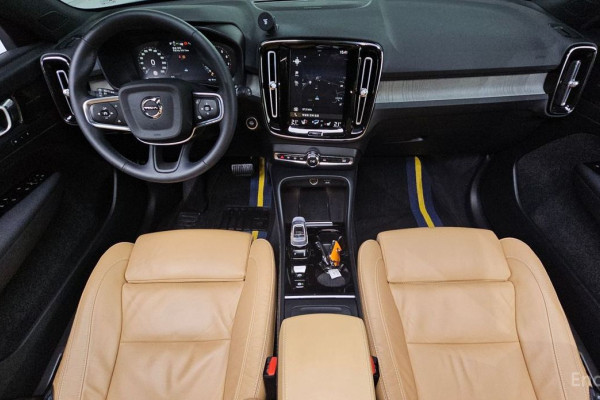 2022 Volvo XC40 с пробегом 75 519 км