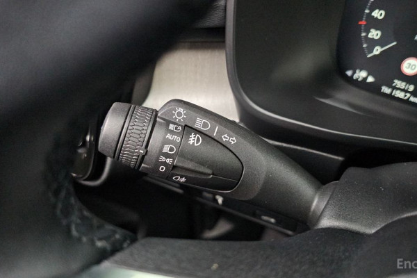 2022 Volvo XC40 с пробегом 75 519 км