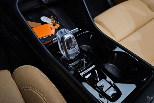 2021 Volvo XC40 с пробегом 41 388 км