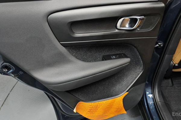 2021 Volvo XC40 с пробегом 41 388 км