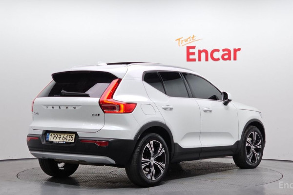 2022 Volvo XC40 с пробегом 118 700 км