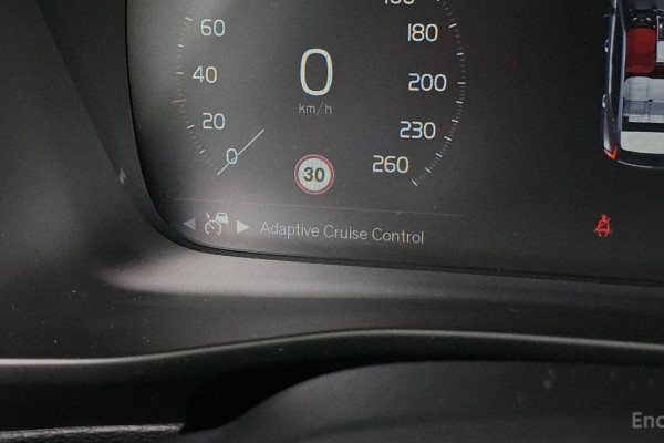 2022 Volvo XC40 с пробегом 118 700 км