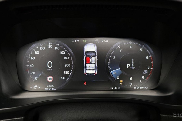 2021 Volvo XC40 с пробегом 73 855 км