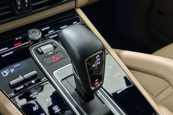 2023 Porsche Cayenne с пробегом 11 080 км