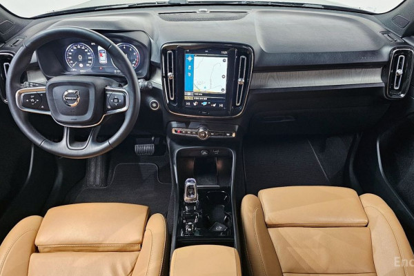 2021 Volvo XC40 с пробегом 38 236 км