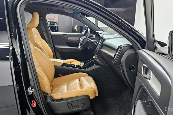 2021 Volvo XC40 с пробегом 38 236 км