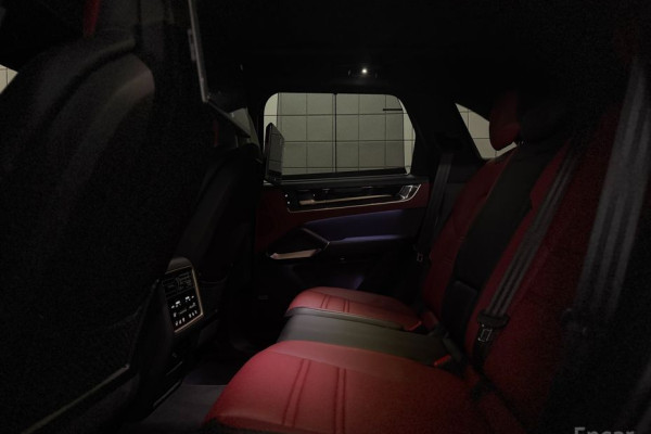 2023 Porsche Cayenne с пробегом 25 900 км