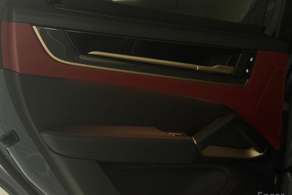 2023 Porsche Cayenne с пробегом 25 900 км