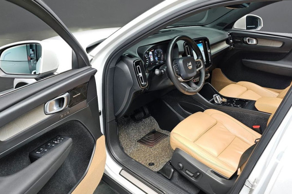 2020 Volvo XC40 с пробегом 78 175 км