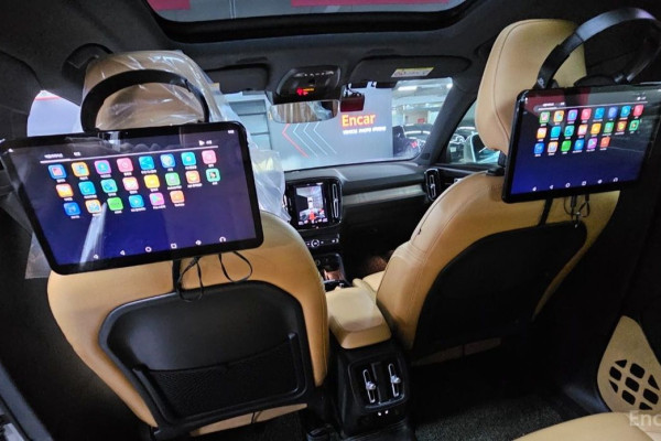 2020 Volvo XC40 с пробегом 78 175 км