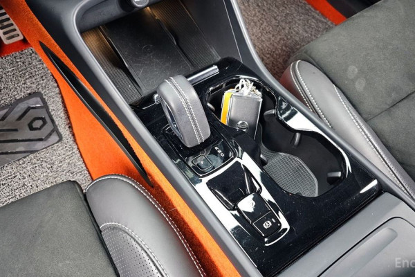 2020 Volvo XC40 с пробегом 31 190 км