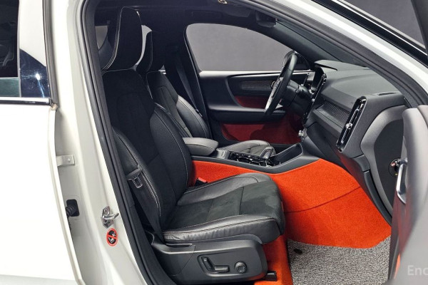 2020 Volvo XC40 с пробегом 31 190 км