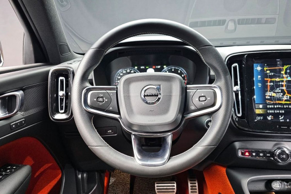 2020 Volvo XC40 с пробегом 31 190 км