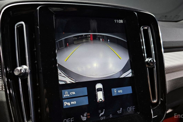 2020 Volvo XC40 с пробегом 31 190 км