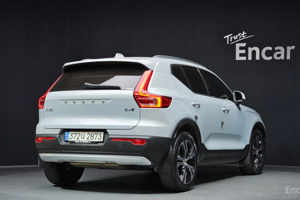 2022 Volvo XC40 с пробегом 31 720 км