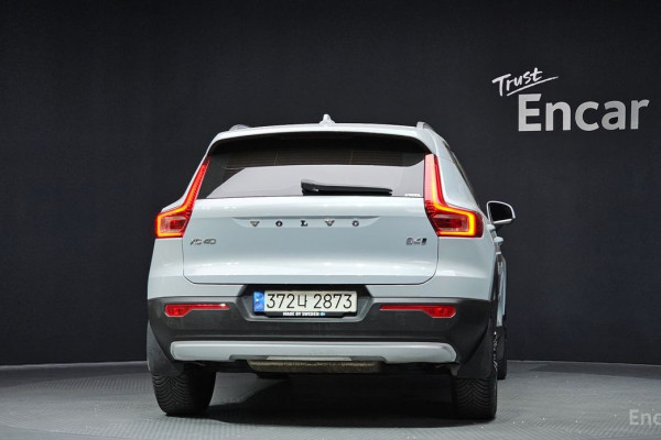 2022 Volvo XC40 с пробегом 31 720 км