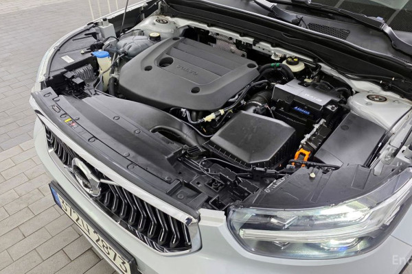 2022 Volvo XC40 с пробегом 31 720 км
