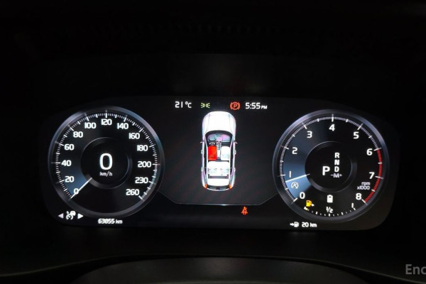 2021 Volvo XC40 с пробегом 63 855 км