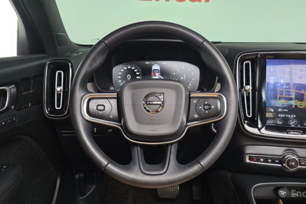 2020 Volvo XC40 с пробегом 58 754 км