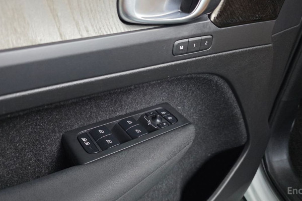 2020 Volvo XC40 с пробегом 58 754 км