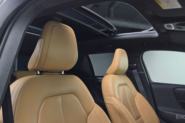 2020 Volvo XC40 с пробегом 58 754 км