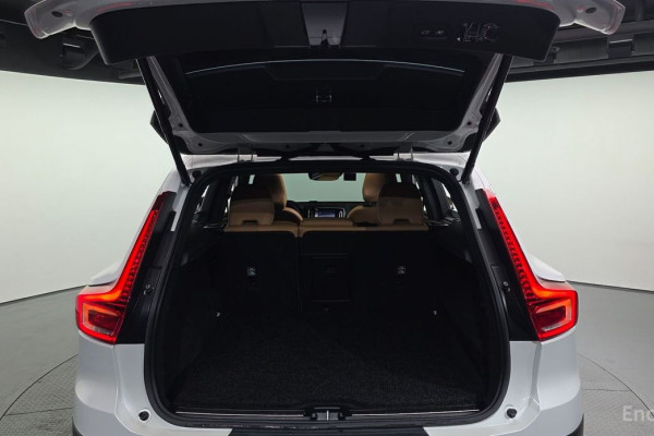 2020 Volvo XC40 с пробегом 58 754 км