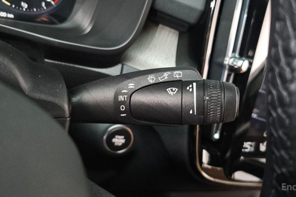 2021 Volvo XC40 с пробегом 25 669 км