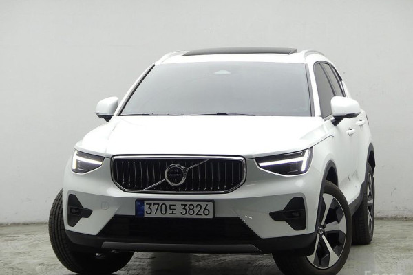 2024 Volvo XC40 с пробегом 1 900 км