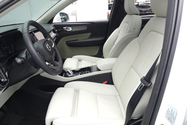 2024 Volvo XC40 с пробегом 1 900 км