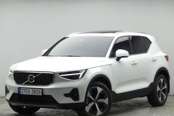 2024 Volvo XC40 с пробегом 1 900 км