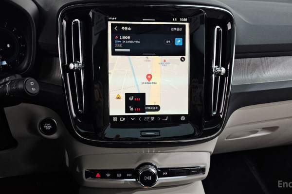 2025 Volvo XC40 с пробегом 4 890 км