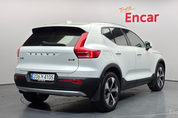 2023 Volvo XC40 с пробегом 72 953 км