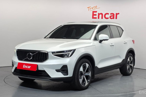 2023 Volvo XC40 с пробегом 72 953 км