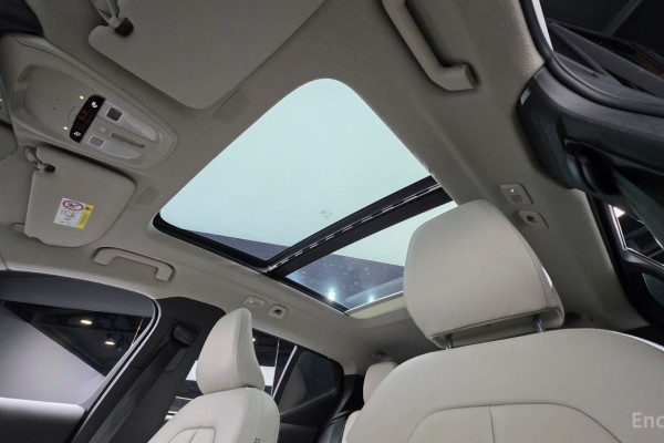 2023 Volvo XC40 с пробегом 72 953 км