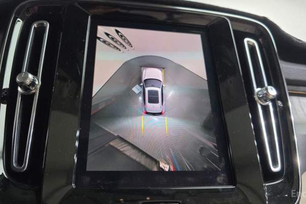 2023 Volvo XC40 с пробегом 72 953 км